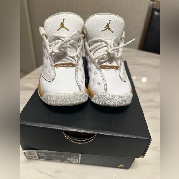 Jordan 13 Retro size 9c - Picture 2 of 7